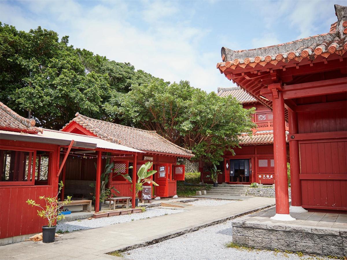 Hotel Murasakimura Yomitan Bagian luar foto