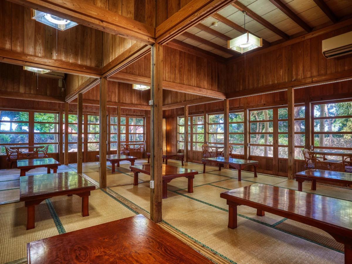 Hotel Murasakimura Yomitan Bagian luar foto