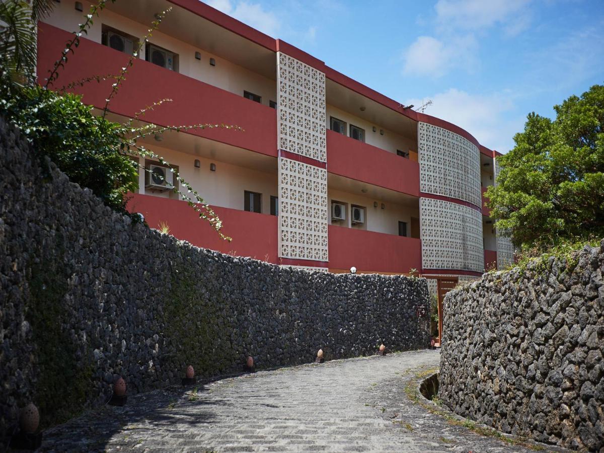 Hotel Murasakimura Yomitan Bagian luar foto